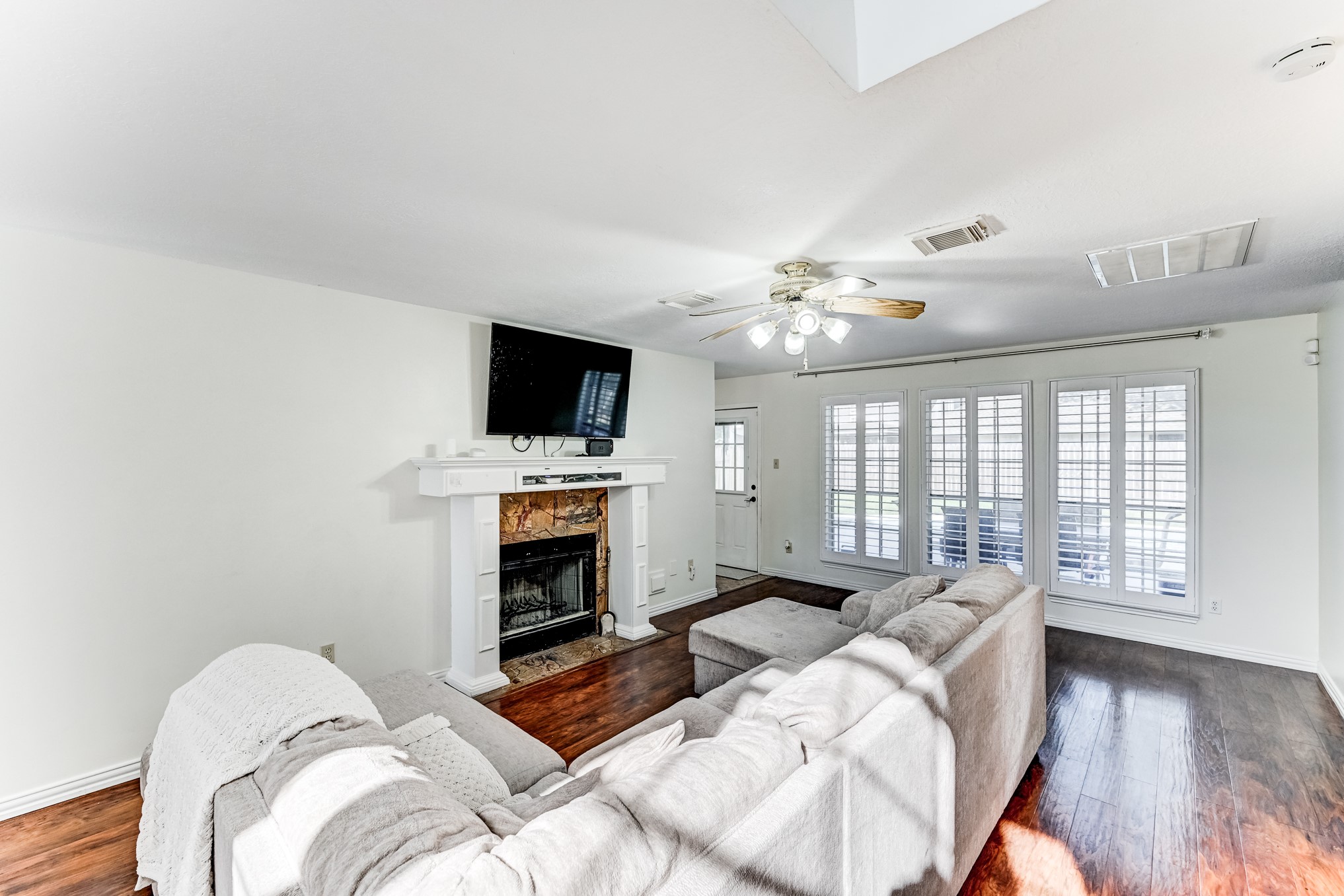 2004 Saber Court, League City, TX 77573