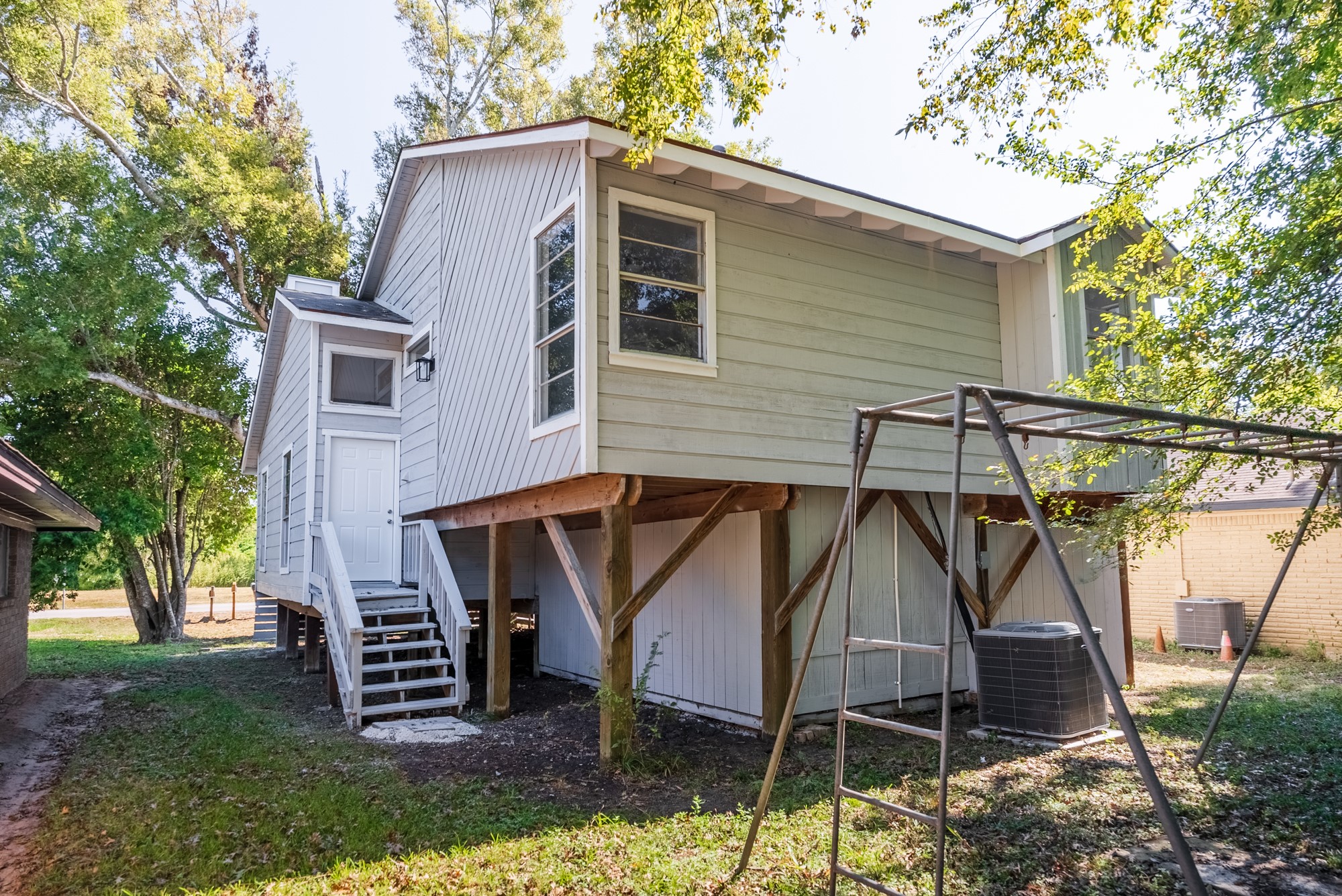 811 N 10th Street, Richmond, TX 77469