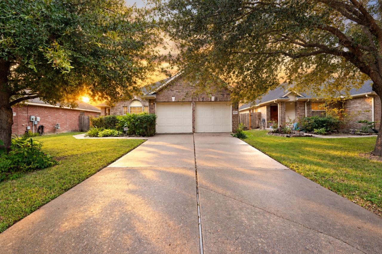 8019 Thorncroft Manor Lane, Richmond, TX 77407
