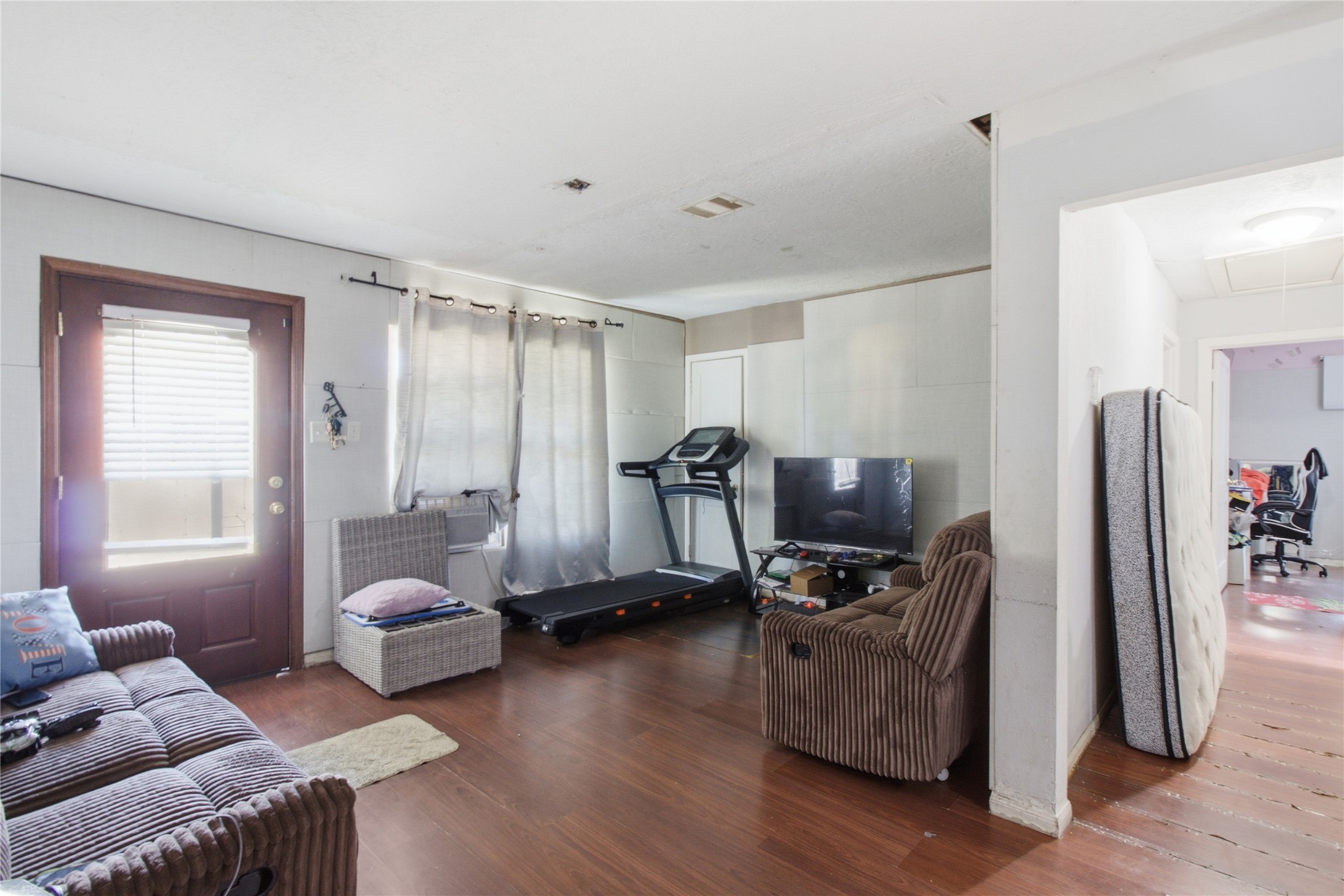 6038 Belmark Street, Houston, TX 77033