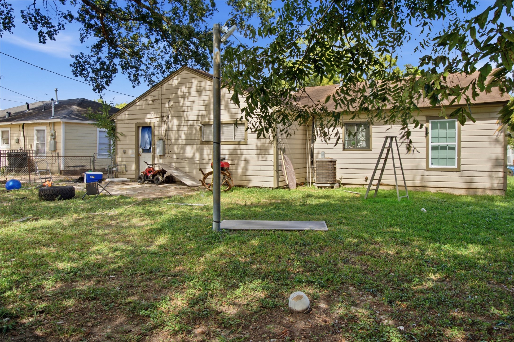 6038 Belmark Street, Houston, TX 77033