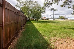 520 FM 517 Road W, Dickinson, TX 77539