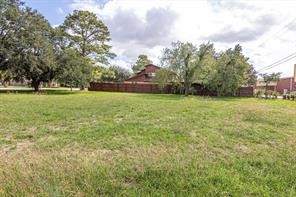 520 FM 517 Road W, Dickinson, TX 77539