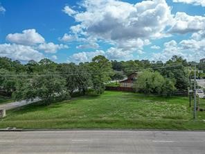 520 FM 517 Road W, Dickinson, TX 77539
