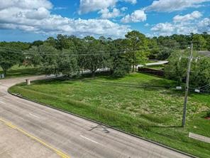 520 FM 517 Road W, Dickinson, TX 77539