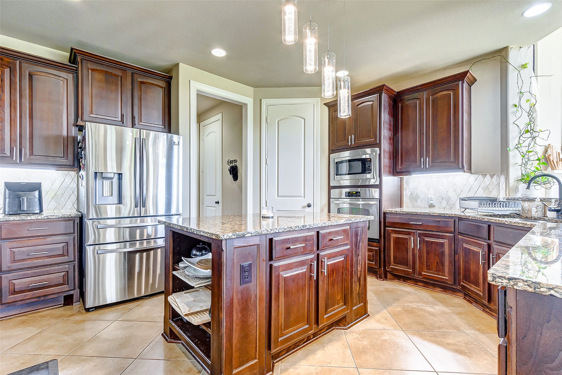 16214 Canova Hill Lane, Houston, TX 77044