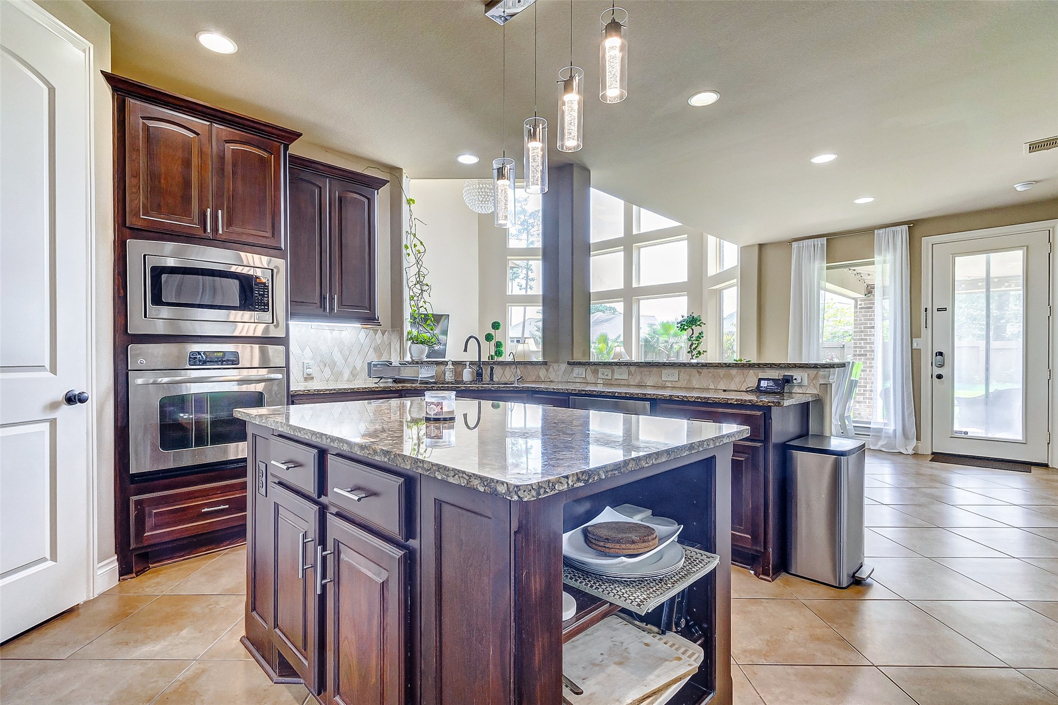 16214 Canova Hill Lane, Houston, TX 77044