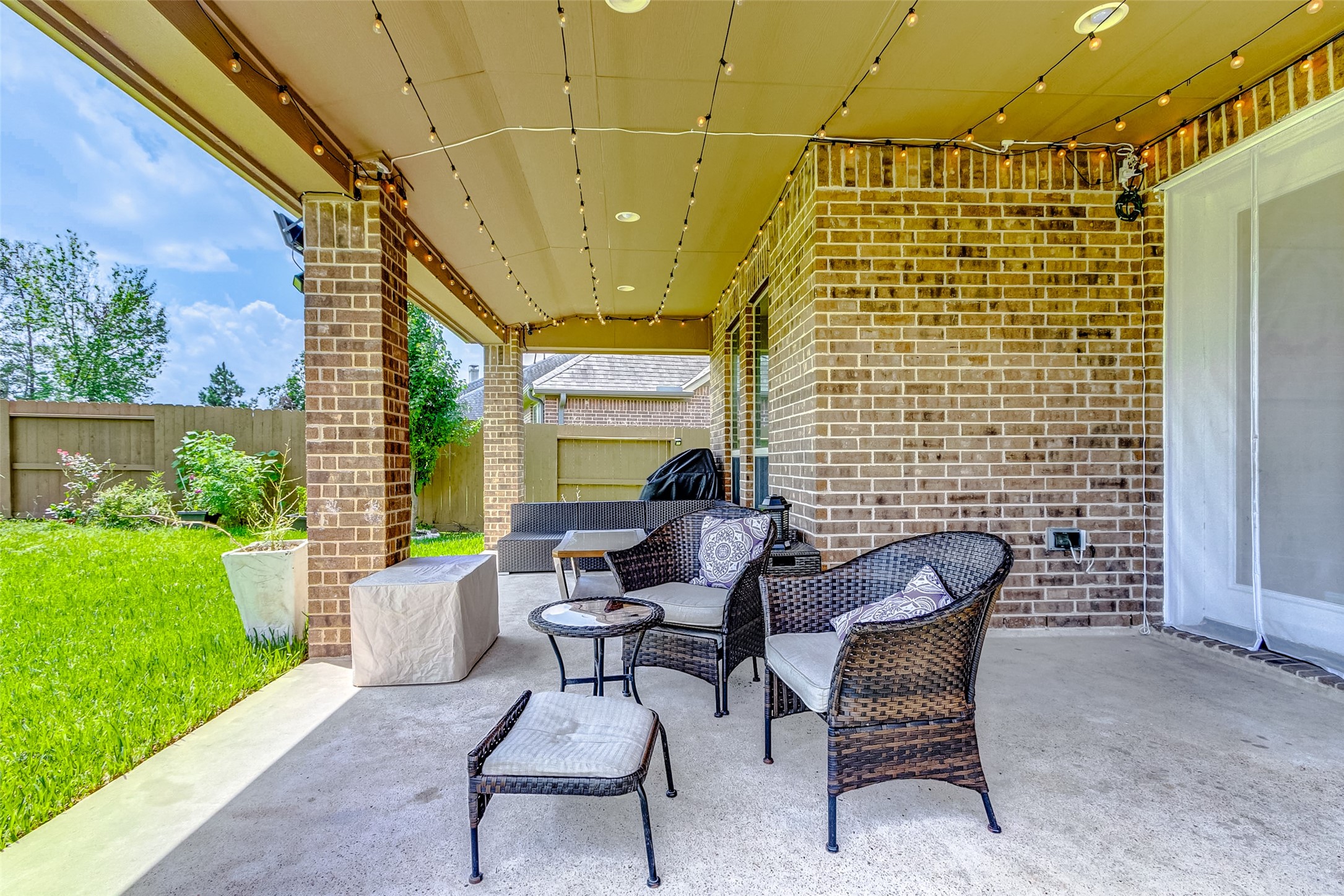 16214 Canova Hill Lane, Houston, TX 77044