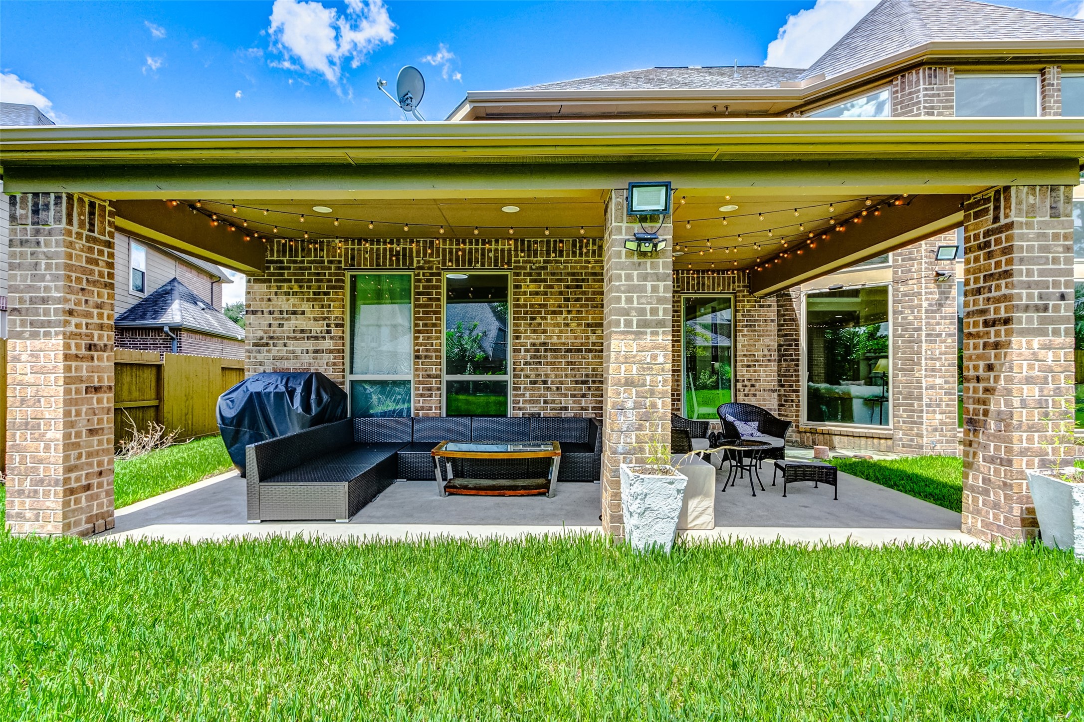 16214 Canova Hill Lane, Houston, TX 77044