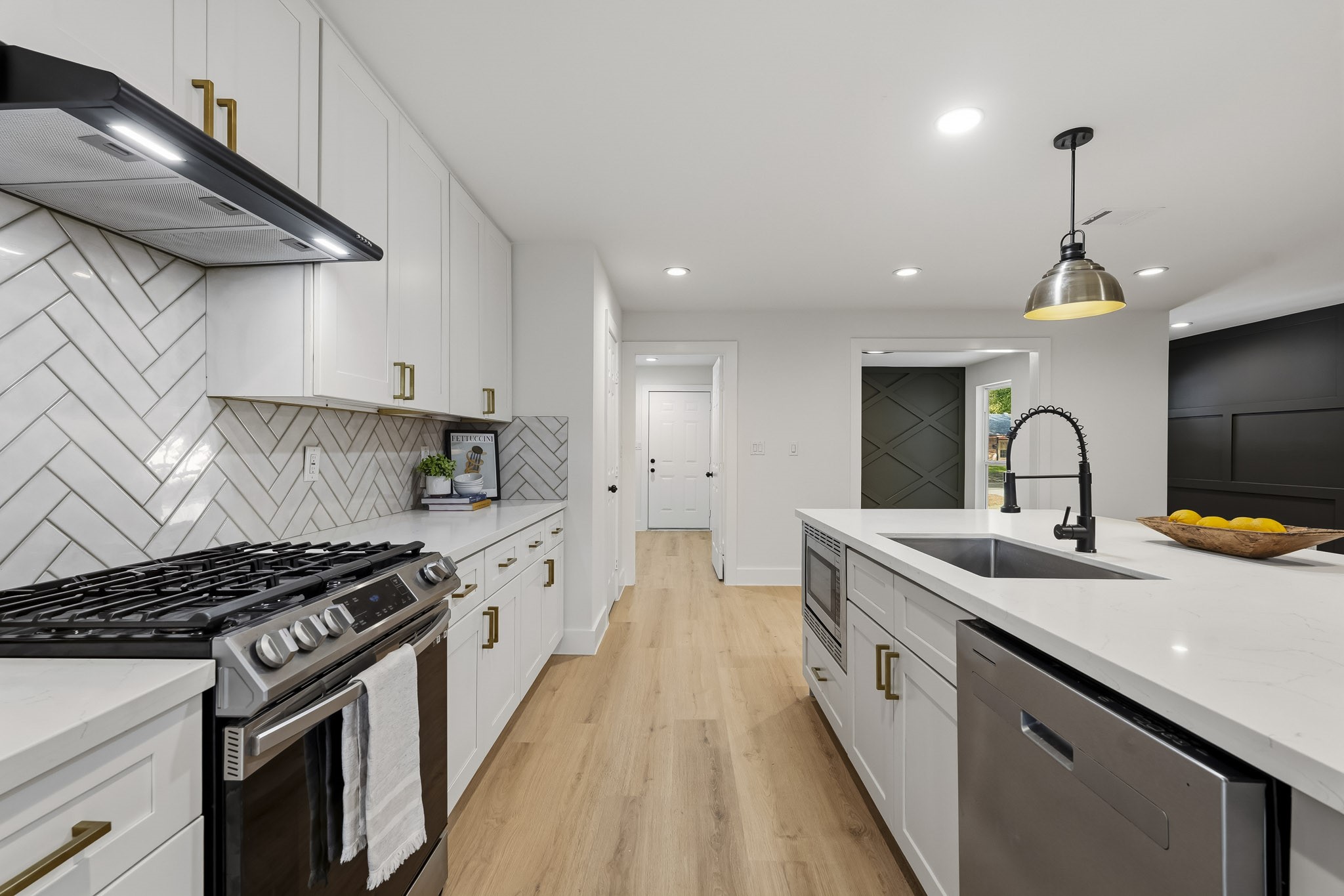 6003 Sanford Road, Houston, TX 77096