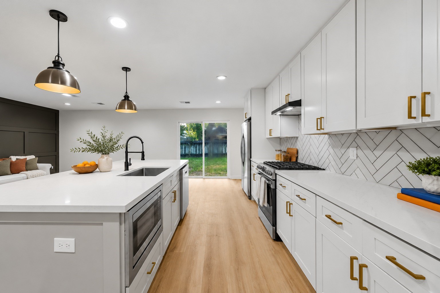 Combo virtual & real staging