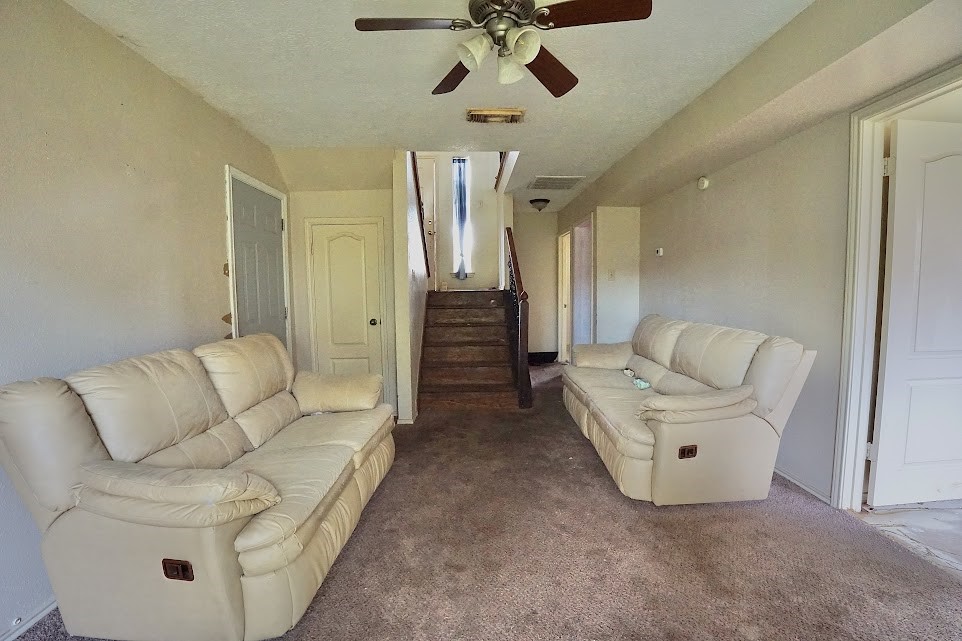 110 Almond Drive, Lake Jackson, TX 77566