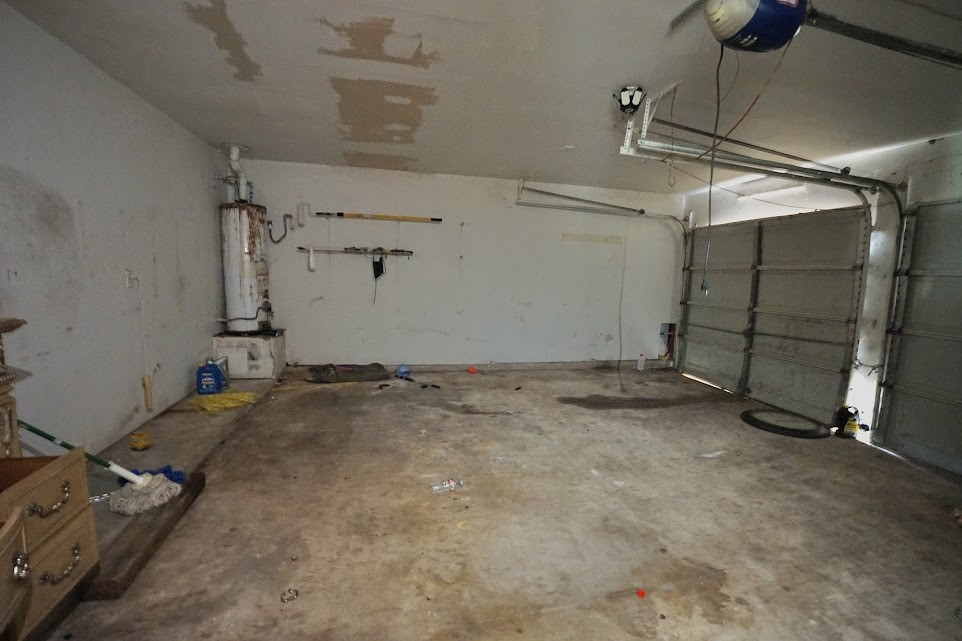110 Almond Drive, Lake Jackson, TX 77566