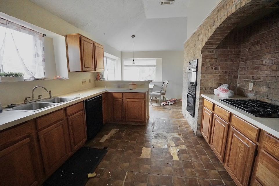 110 Almond Drive, Lake Jackson, TX 77566 110 Almond Drive, Lake Jackson, TX 77566