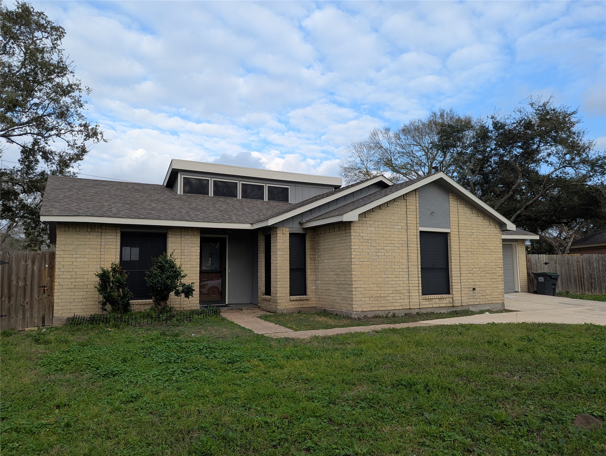 1601 Live Oak Hollow Street, Pearland, TX 77581 1601 Live Oak Hollow Street, Pearland, TX 77581