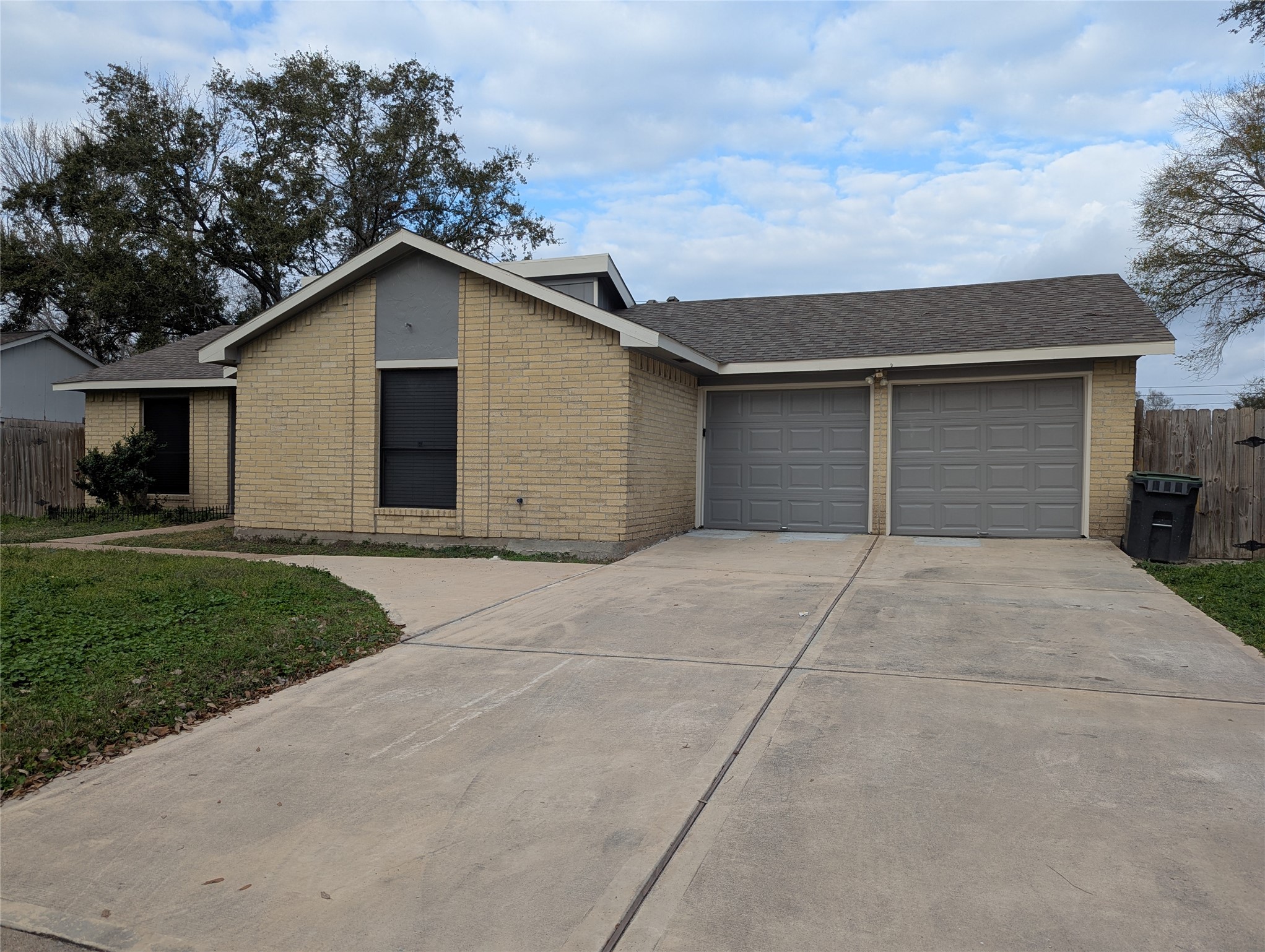 1601 Live Oak Hollow Street, Pearland, TX 77581 1601 Live Oak Hollow Street, Pearland, TX 77581