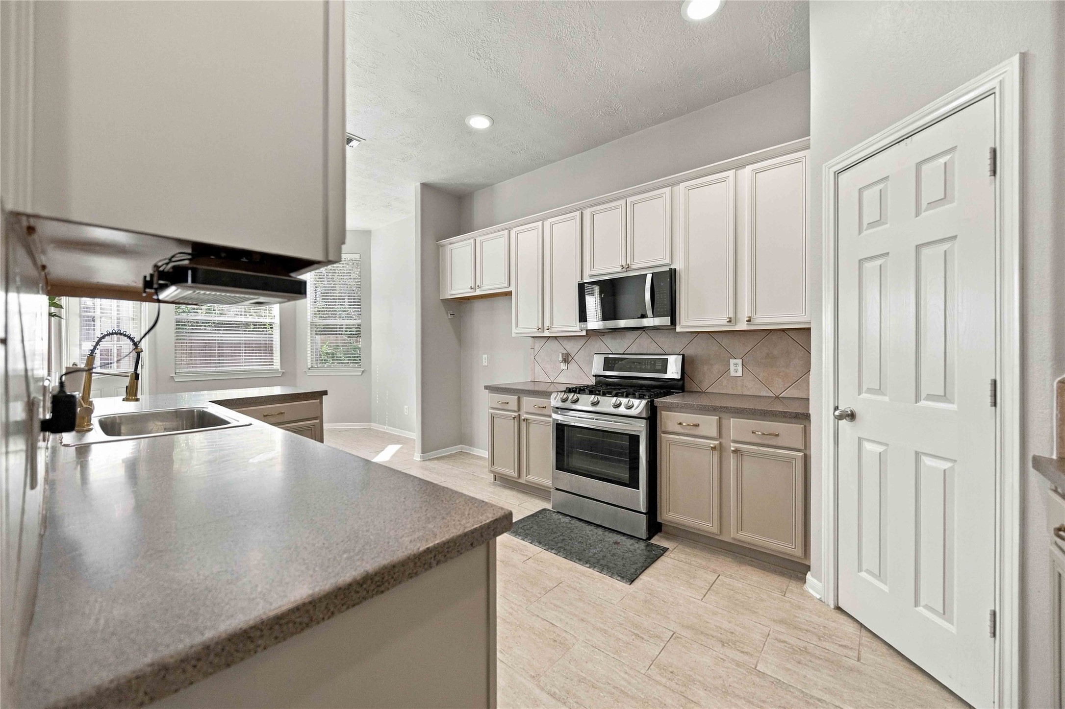 2615 Fern Lacy Drive, Spring, TX 77388