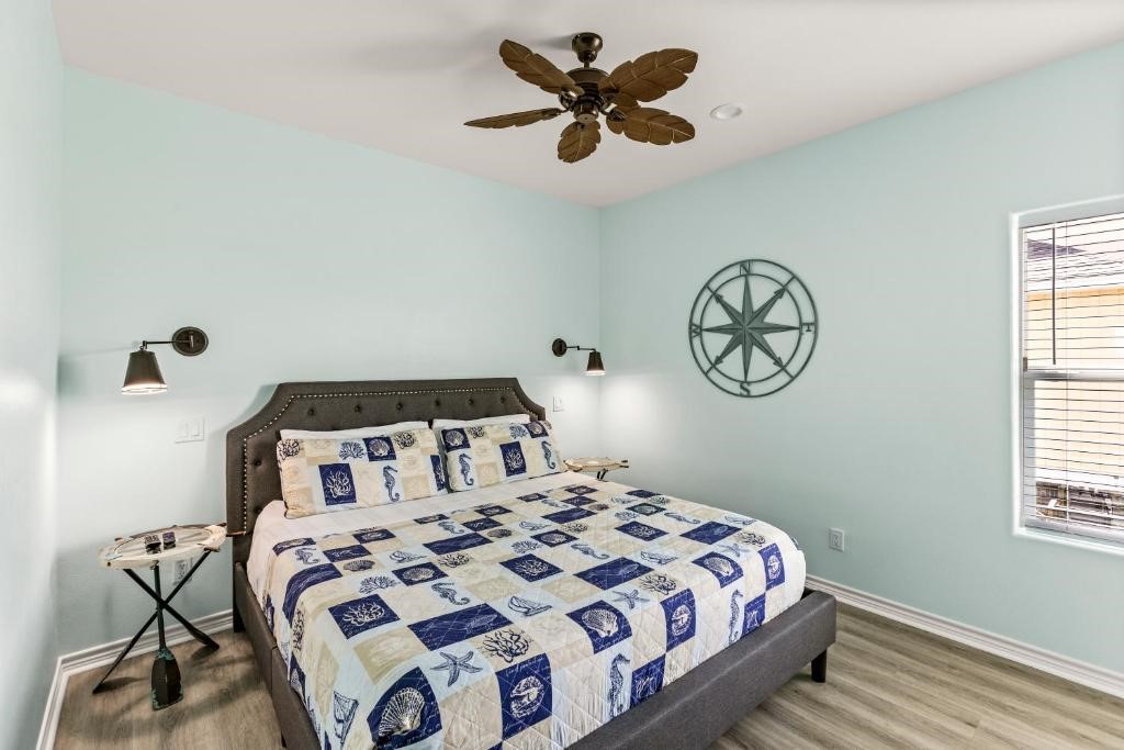 1157 Alex Drive, Gilchrist, TX 77617