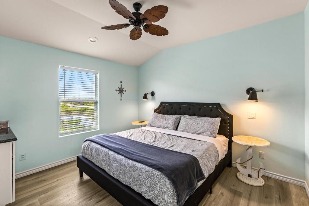 1157 Alex Drive, Gilchrist, TX 77617