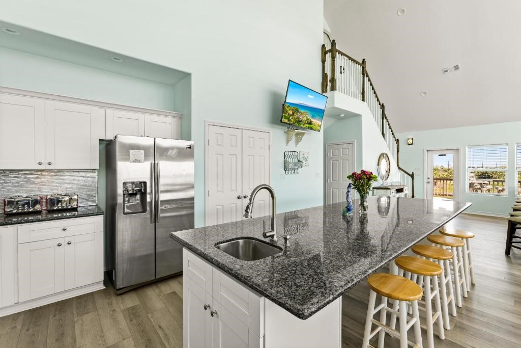 1157 Alex Drive, Gilchrist, TX 77617