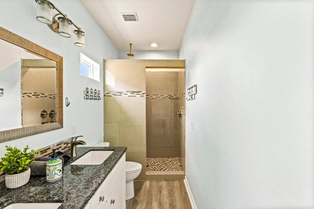 1157 Alex Drive, Gilchrist, TX 77617