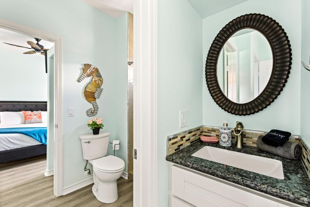1157 Alex Drive, Gilchrist, TX 77617