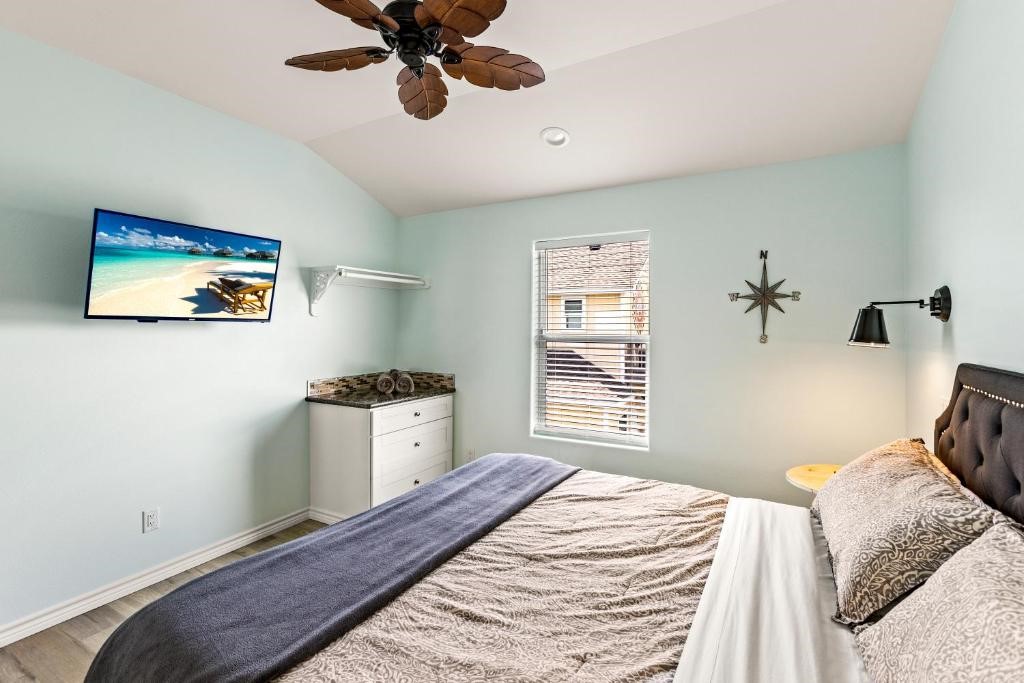 1157 Alex Drive, Gilchrist, TX 77617