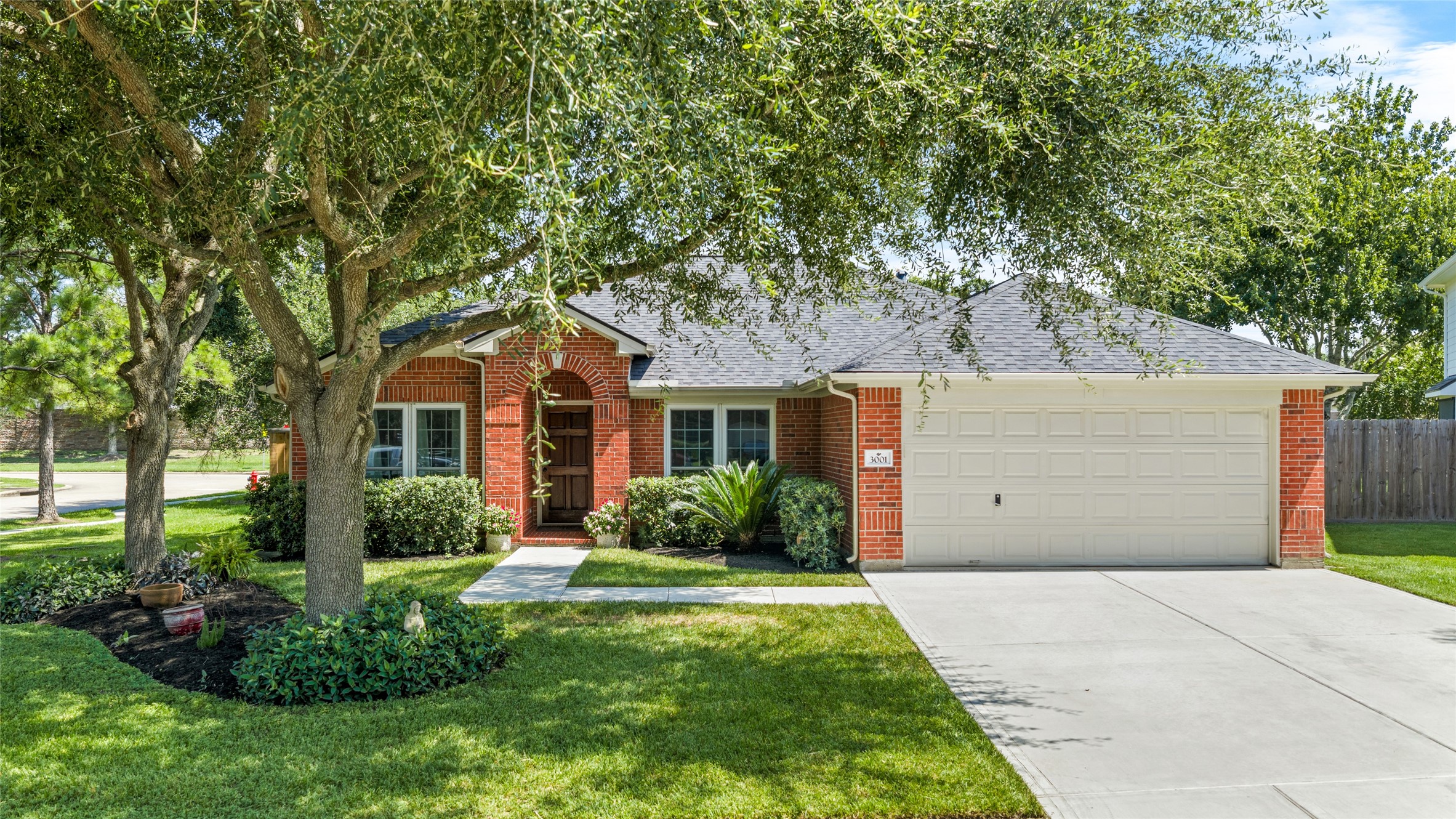 3001 Meadow Bay Drive, Dickinson, TX 77539 3001 Meadow Bay Drive, Dickinson, TX 77539