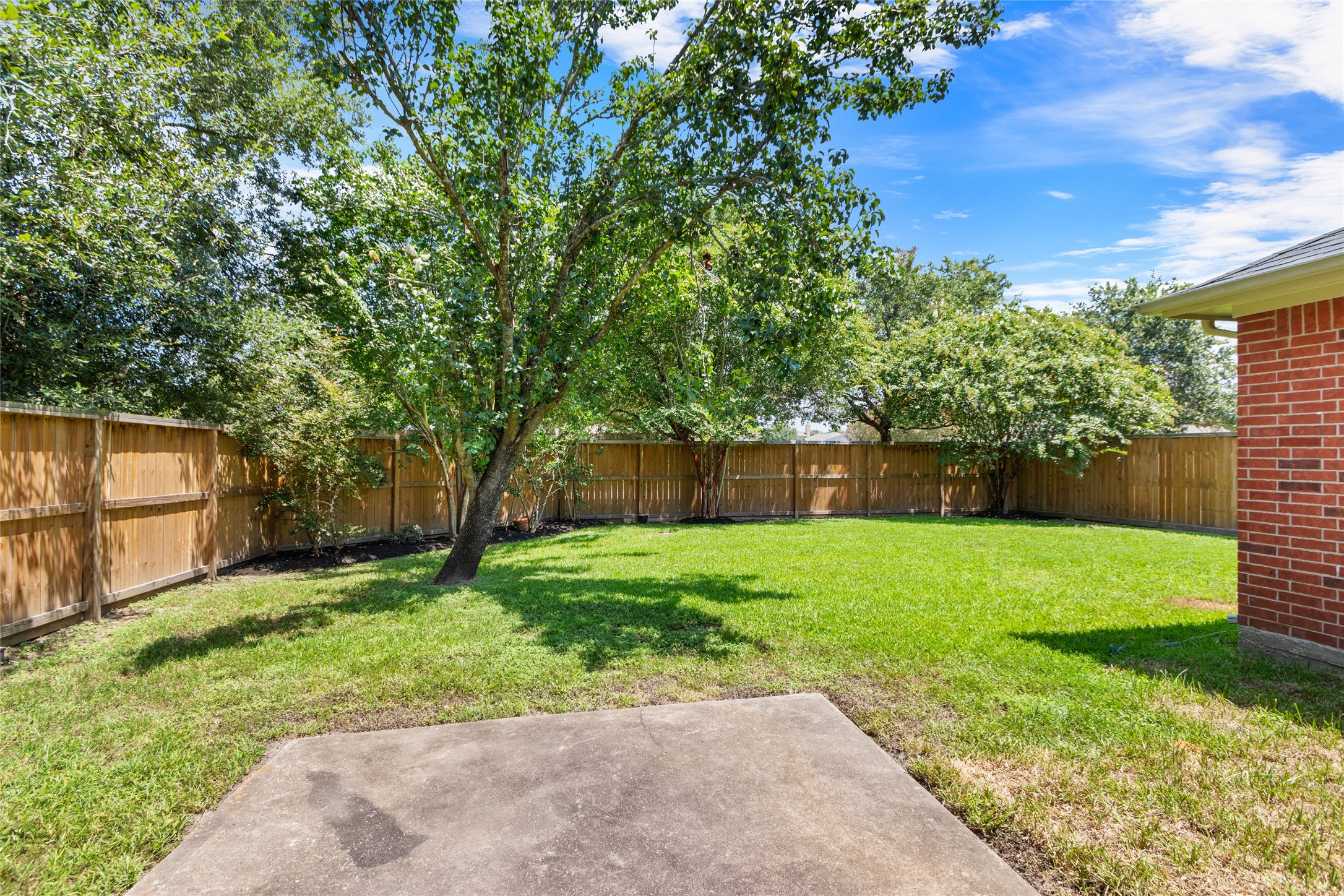 3001 Meadow Bay Drive, Dickinson, TX 77539