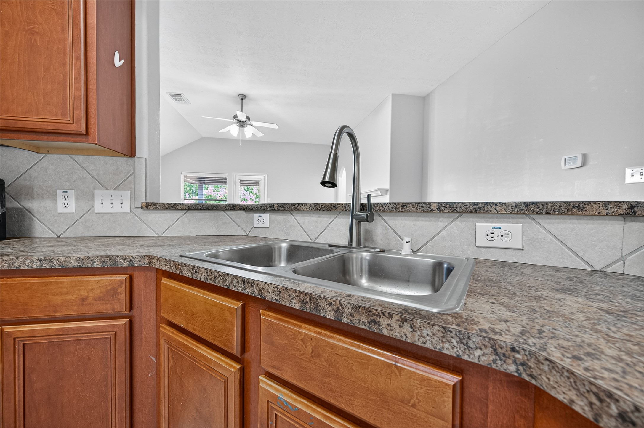 6927 Great Oaks Shadow Drive, Houston, TX 77083