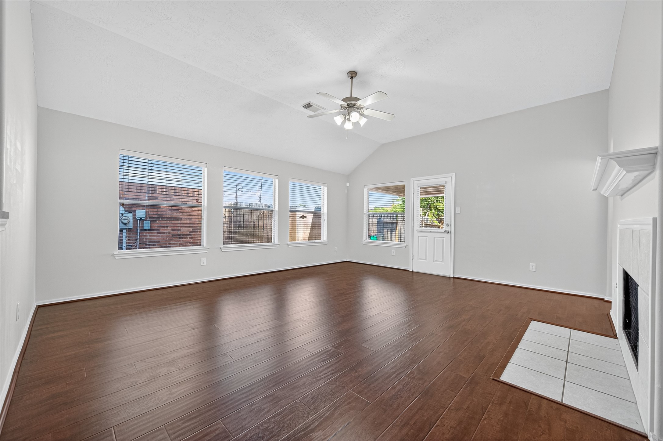 6927 Great Oaks Shadow Drive, Houston, TX 77083