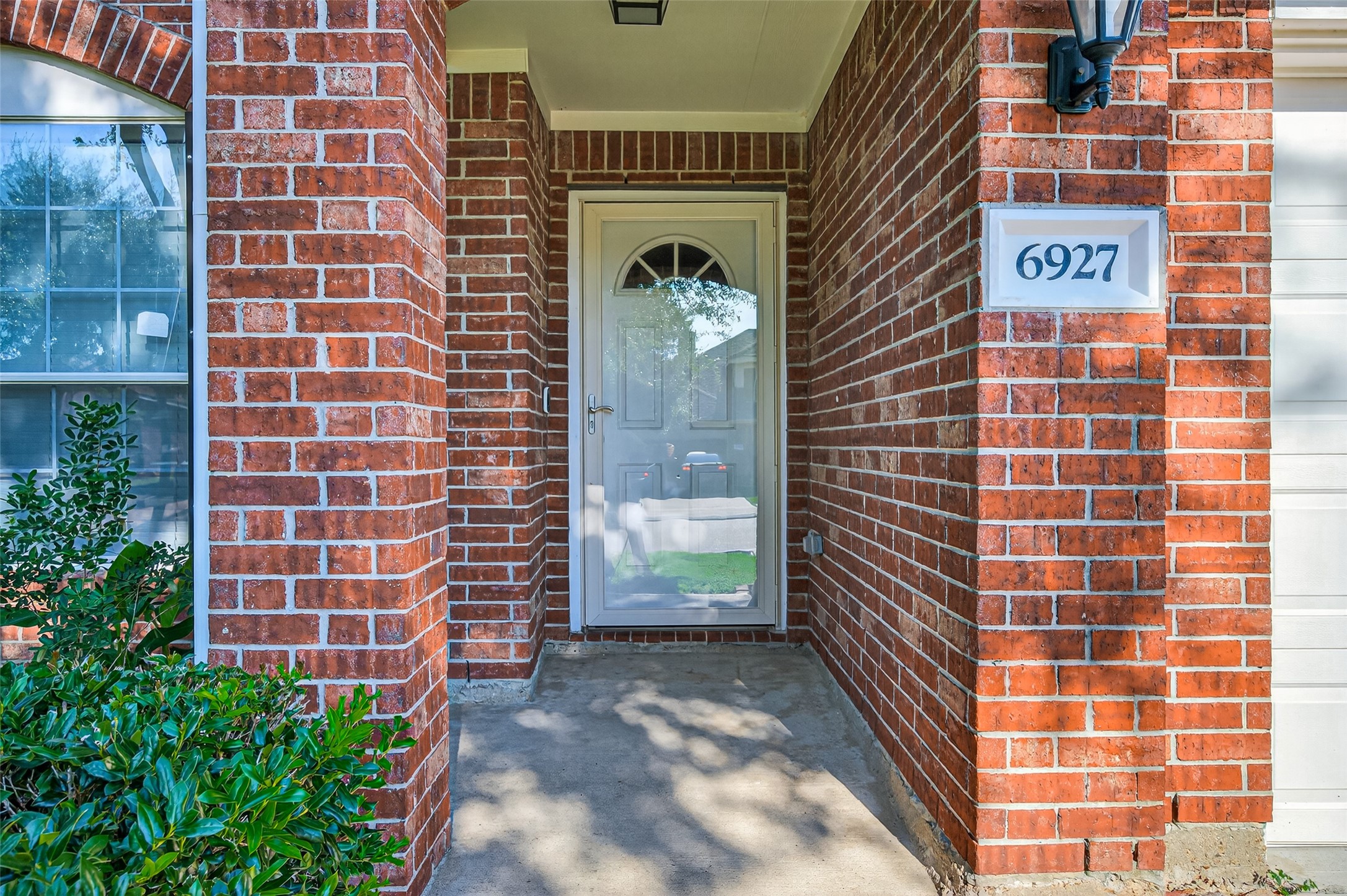 6927 Great Oaks Shadow Drive, Houston, TX 77083