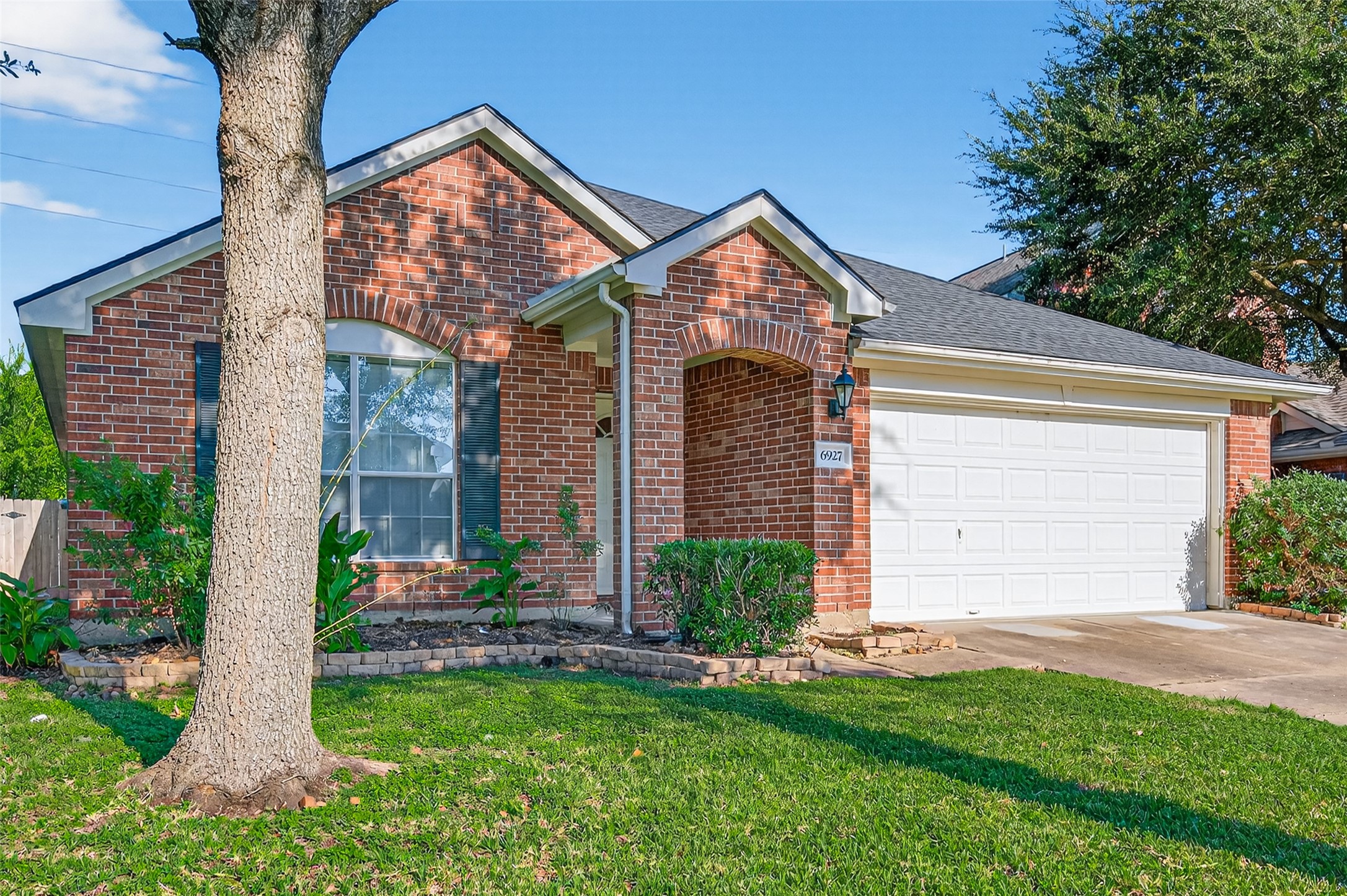 6927 Great Oaks Shadow Drive, Houston, TX 77083