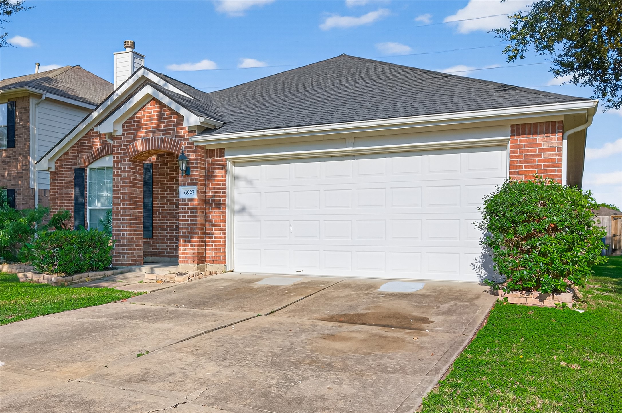 6927 Great Oaks Shadow Drive, Houston, TX 77083