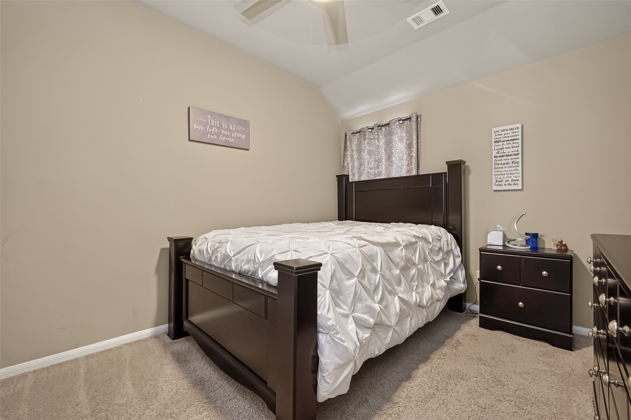 2115 Rolling Hills Drive, Pearland, TX 77581