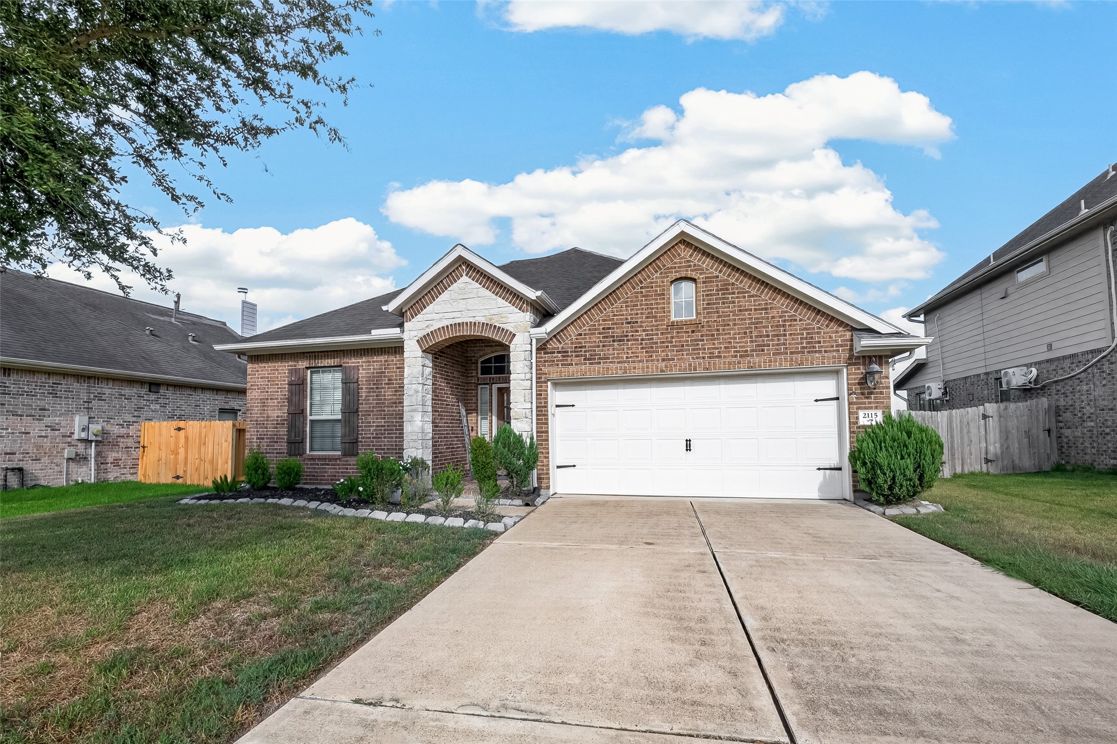2115 Rolling Hills Drive, Pearland, TX 77581 2115 Rolling Hills Drive, Pearland, TX 77581