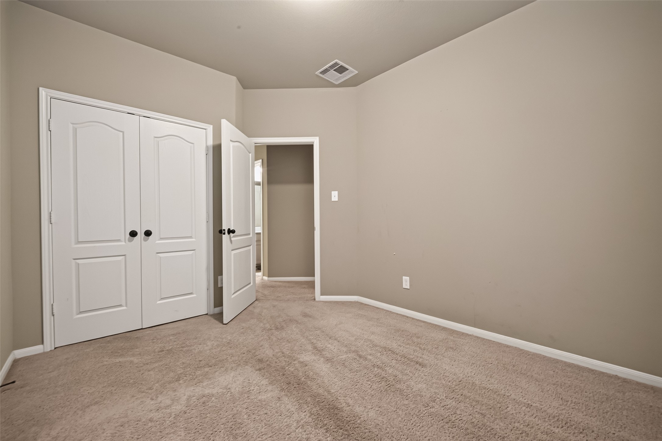 2115 Rolling Hills Drive, Pearland, TX 77581