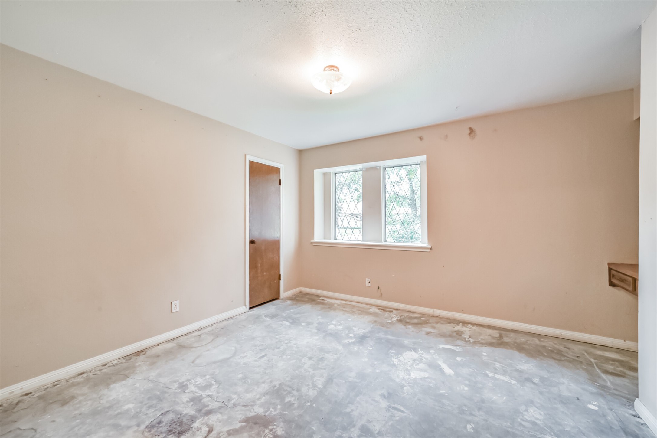 16511 Clearcrest Drive, Houston, TX 77059