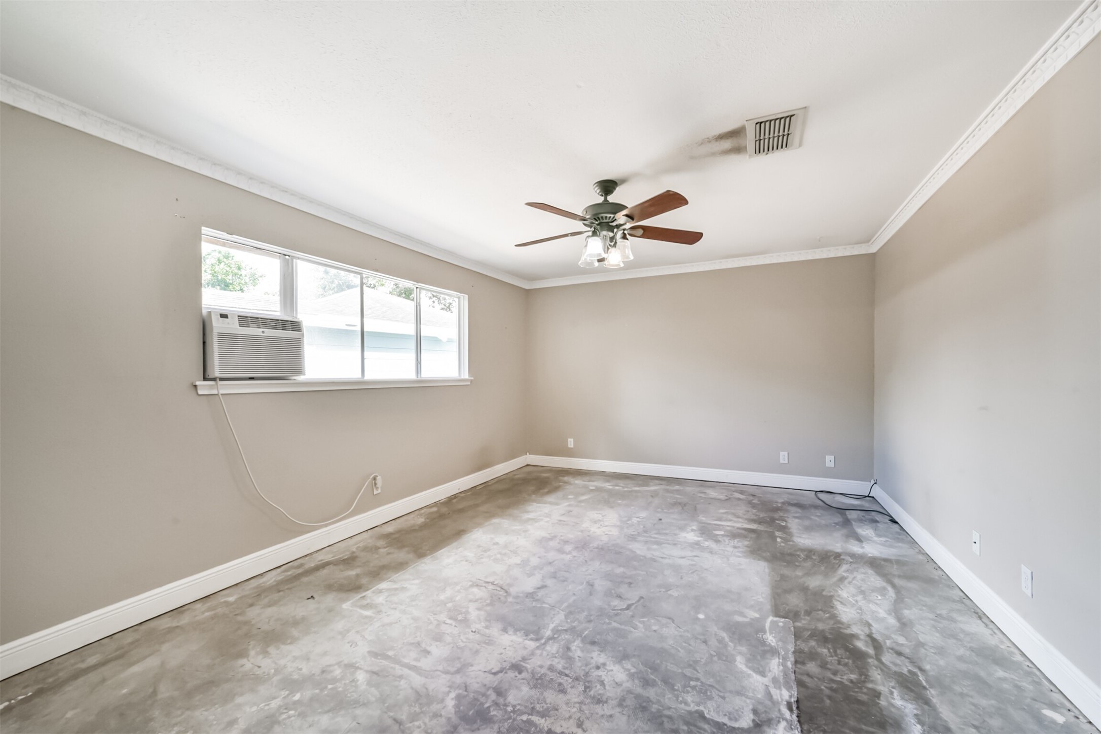 16511 Clearcrest Drive, Houston, TX 77059