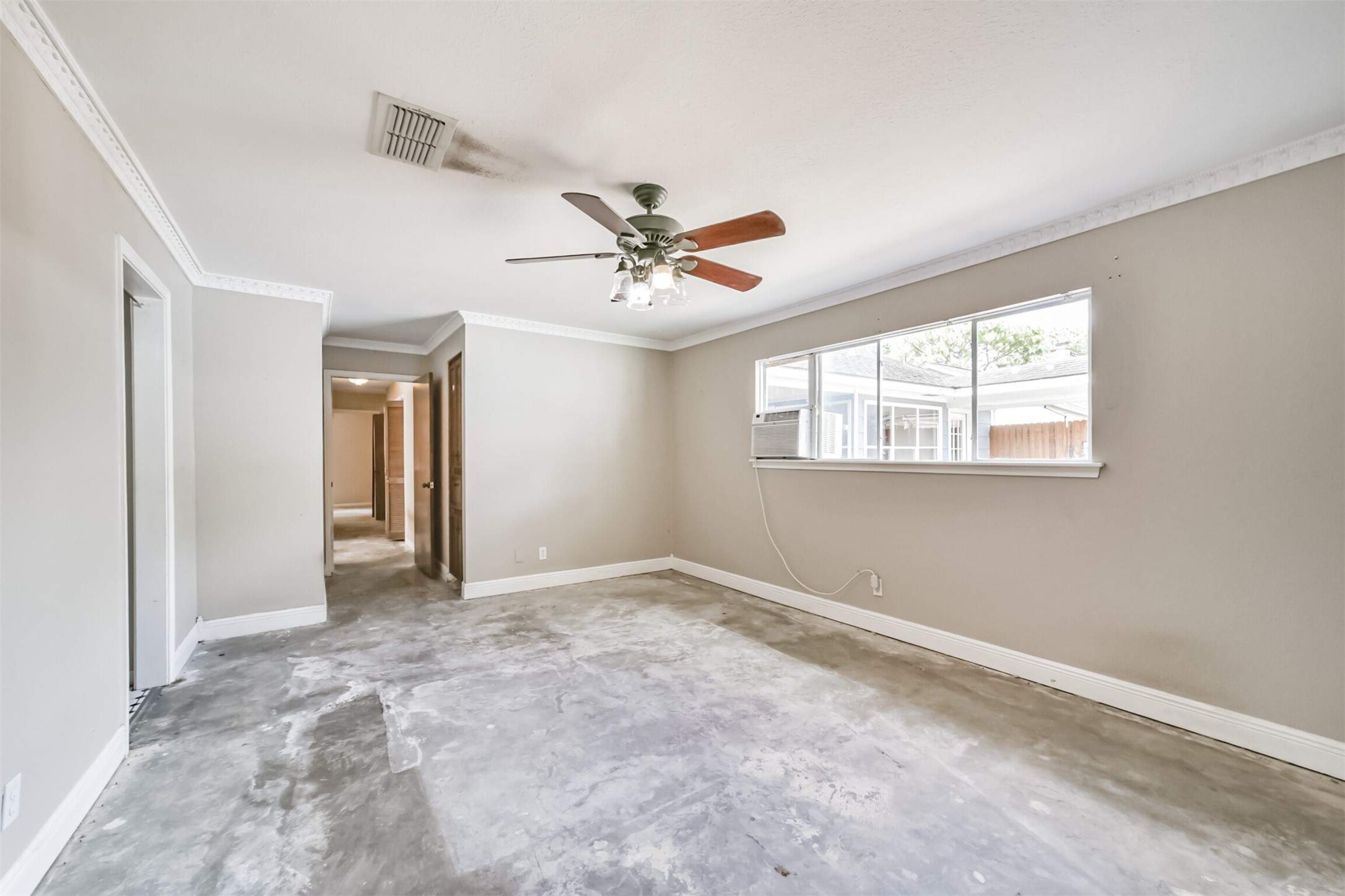 16511 Clearcrest Drive, Houston, TX 77059