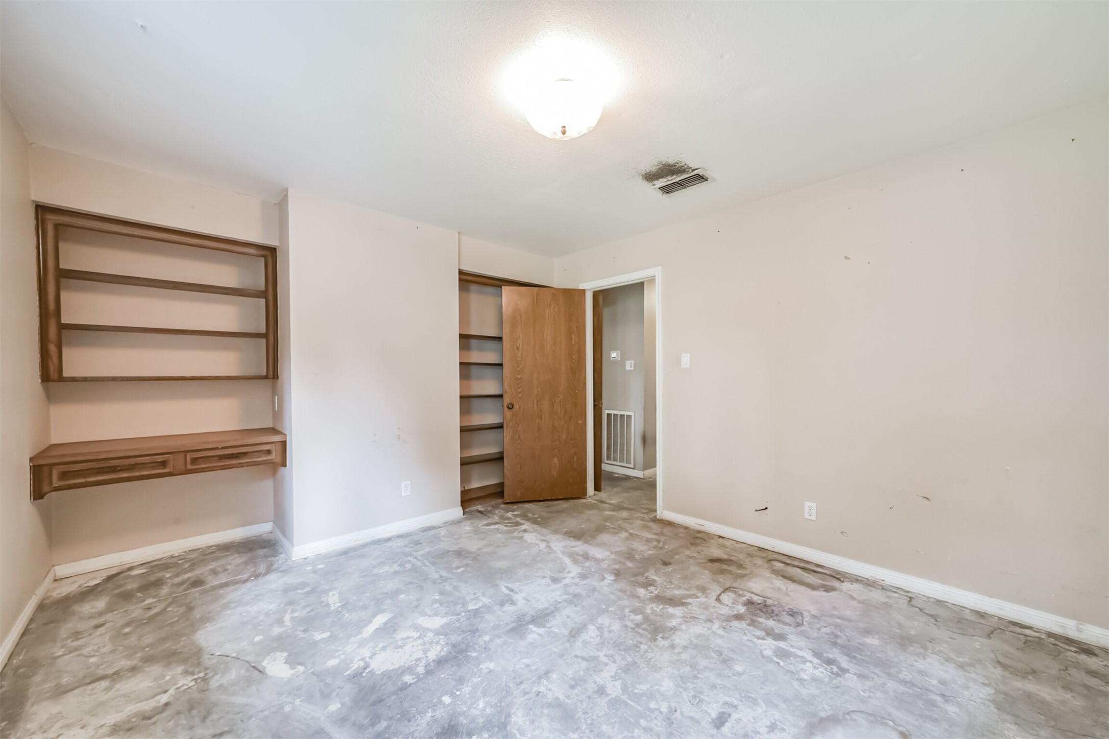 16511 Clearcrest Drive, Houston, TX 77059