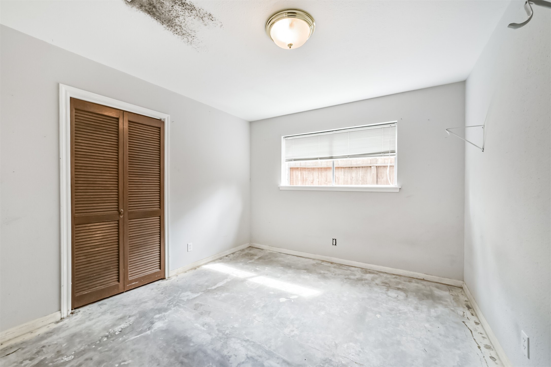 16511 Clearcrest Drive, Houston, TX 77059