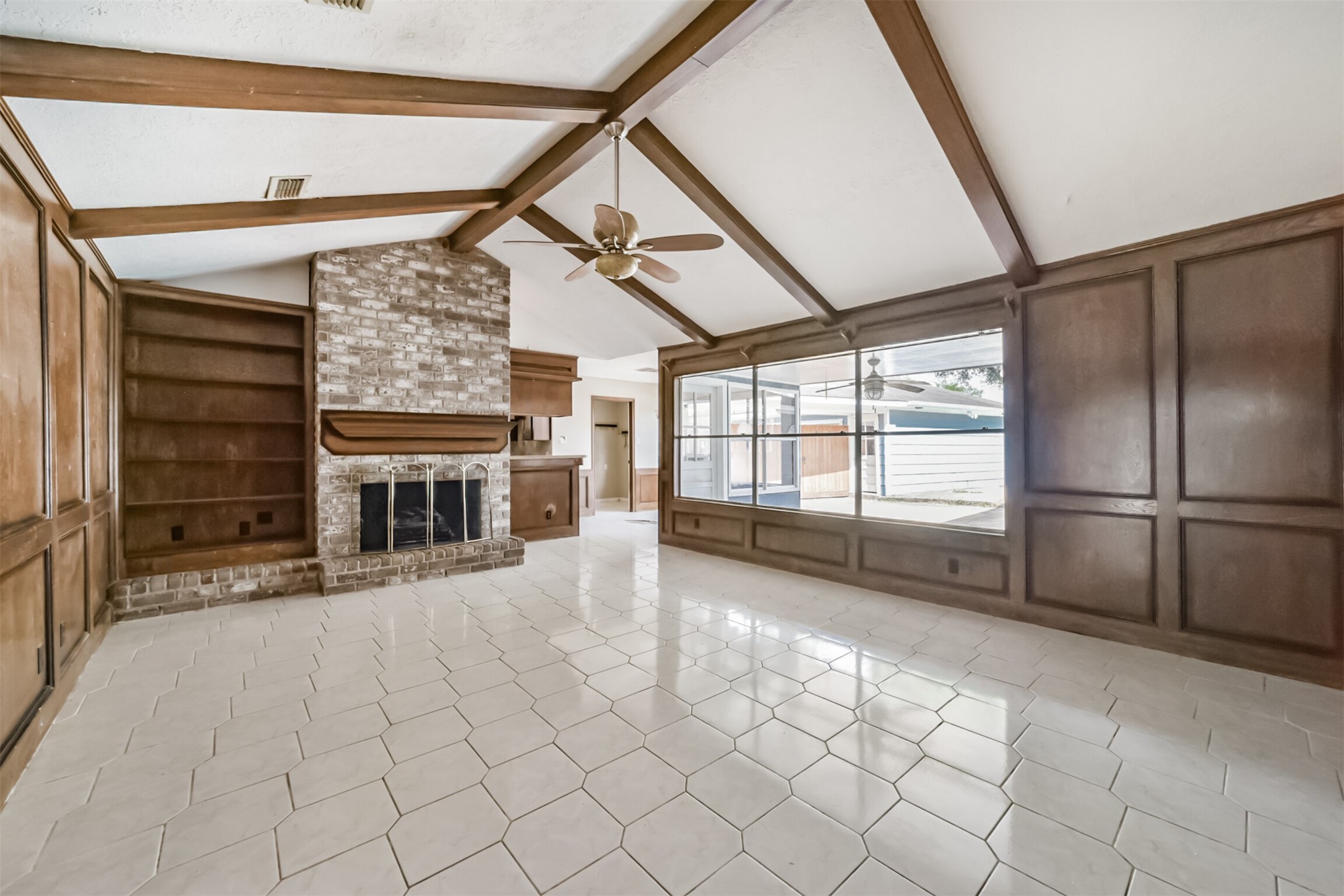16511 Clearcrest Drive, Houston, TX 77059