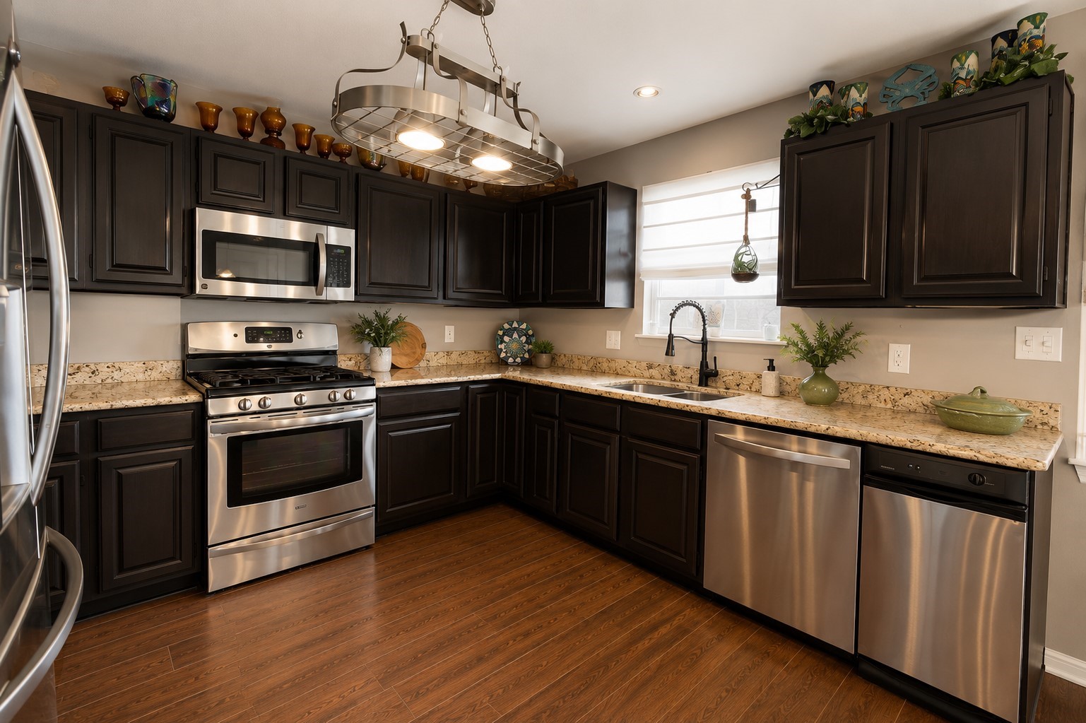 579 Warsaw Street, Bayou Vista, TX 77563