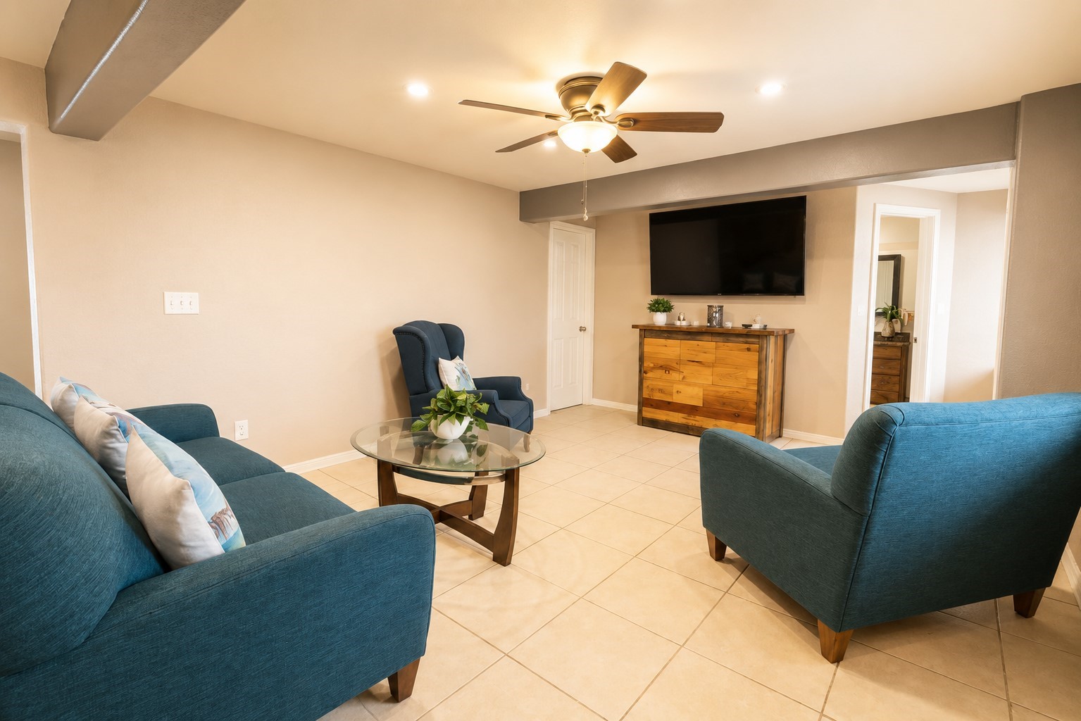 579 Warsaw Street, Bayou Vista, TX 77563