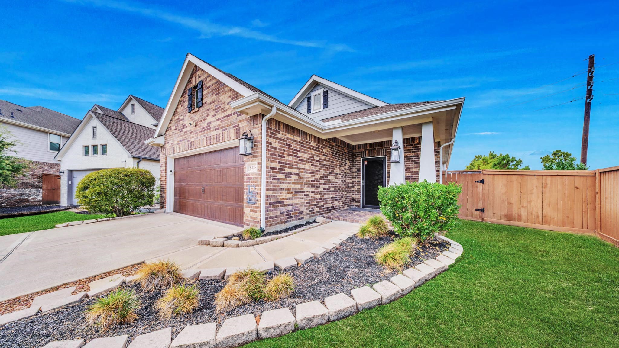Charming brick exterior with great curb appeal located on a quiet cul-de-sac in Elyson. Charming brick exterior with great curb appeal located on a quiet cul-de-sac in Elyson.