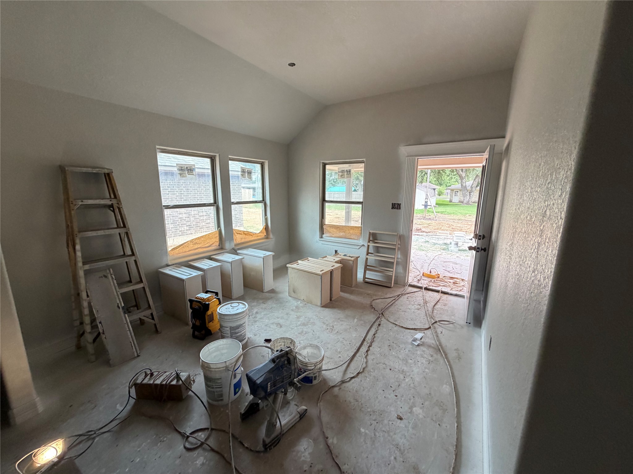 1047 S Anderson Street, Angleton, TX 77515