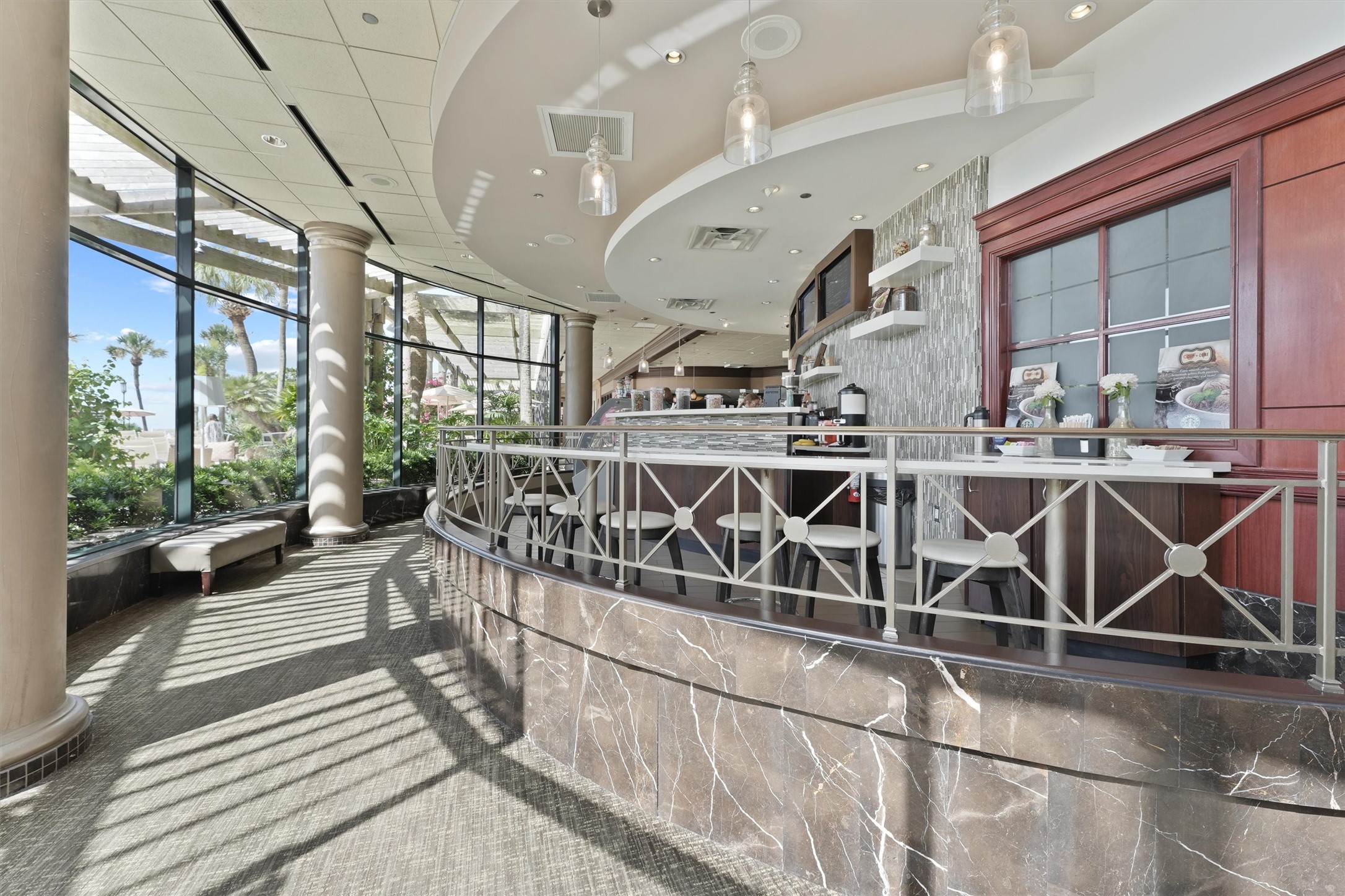 Homemade gelato, pastries, Starbucks coffee and
an assortment of gourmet chocolate will tempt
your sweet tooth at Cup + Cone.