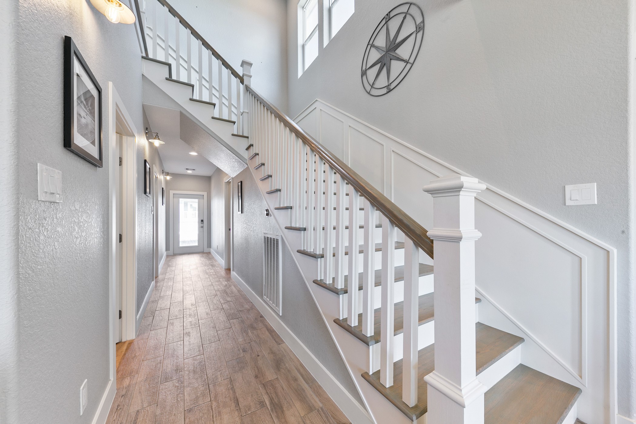 Private staircase to the primary