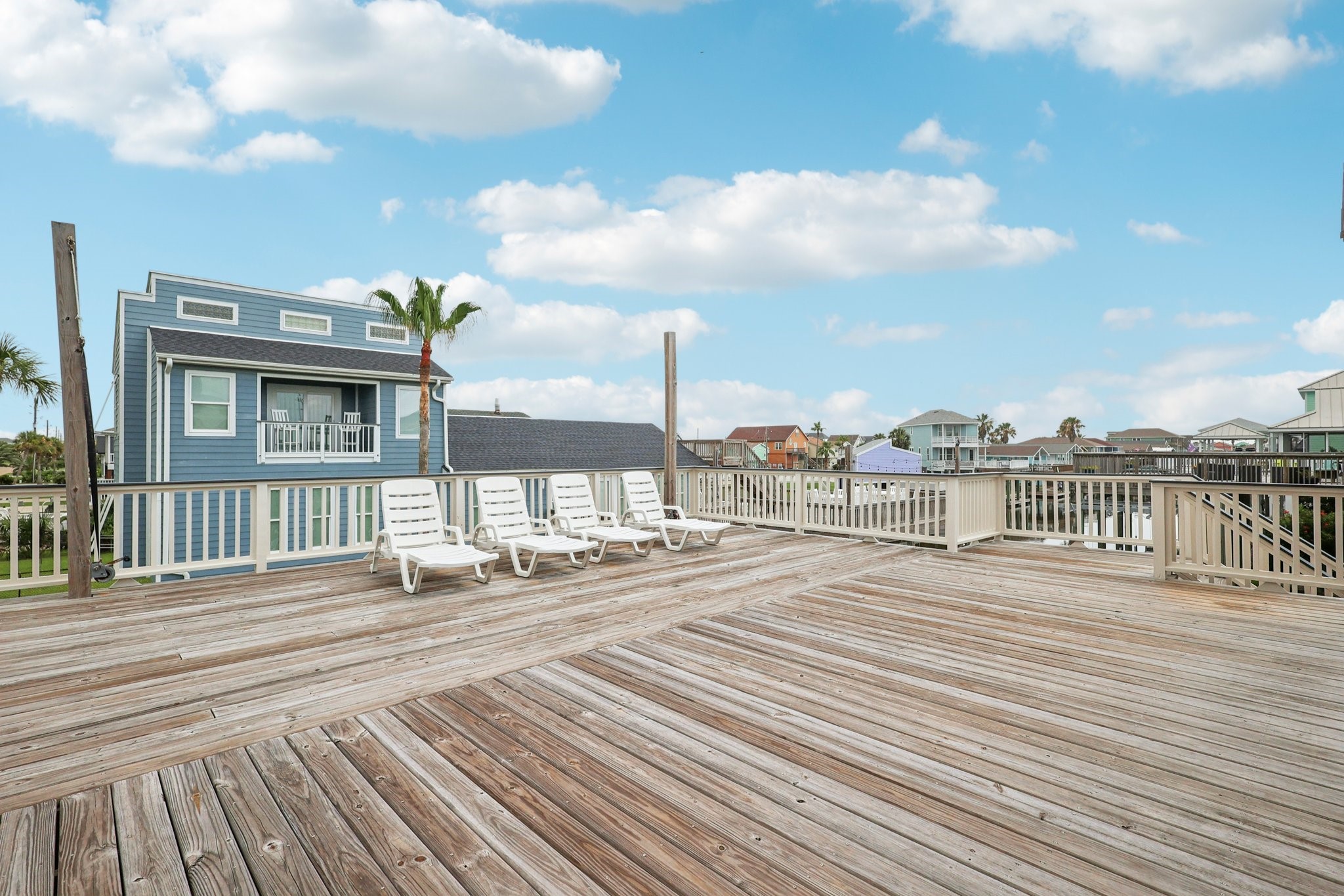 Plenty of deck space & outdoor funishings